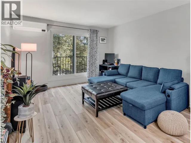 922 DYNES Avenue Unit# 309, Penticton, British Columbia V2A1E8