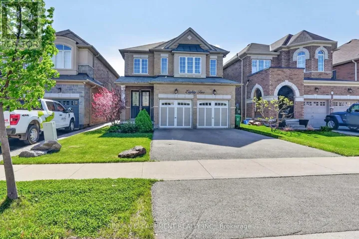 82 CHAUMONT DRIVE, Hamilton (Stoney Creek Mountain), Ontario L8J0J8