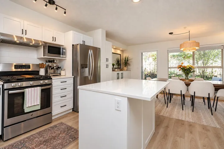 42 20350 68 AVENUE, Langley, British Columbia V2Y3A5