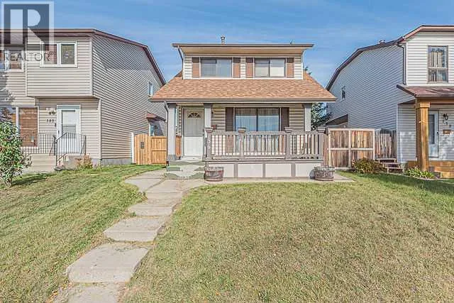 136 Castleridge Drive NE, Calgary, Alberta T3J1Y8