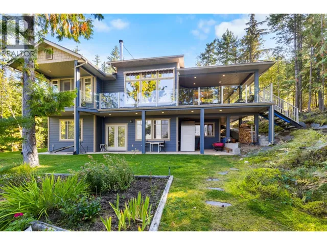 487 Walkers Landing Road, Riondel, British Columbia V0B2B0