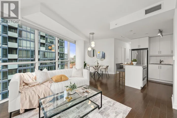 2104 - 1 THE ESPLANADE AVENUE, Toronto (Waterfront Communities), Ontario M5E0A8