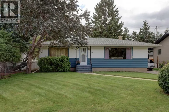 2119 Halifax Crescent NW, Calgary, Alberta T2M4C8