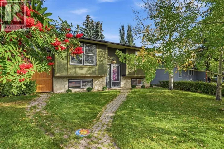 256 Silverview Way NW, Calgary, Alberta T3B3K3