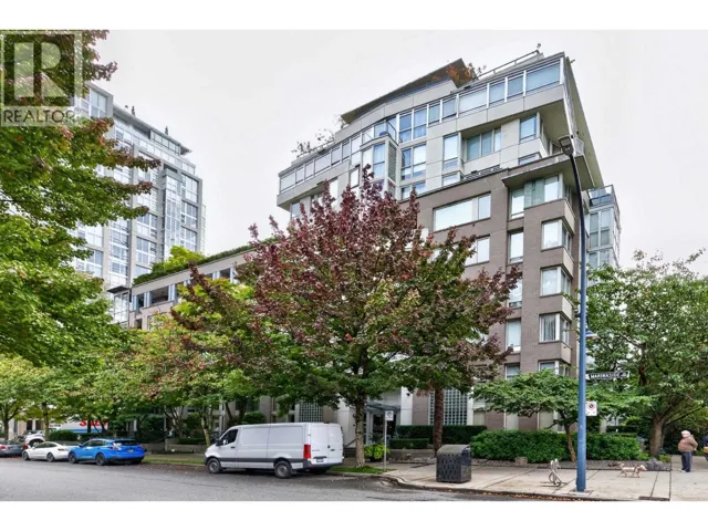 TH108 1288 MARINASIDE CRESCENT, Vancouver, British Columbia V6Z2W5