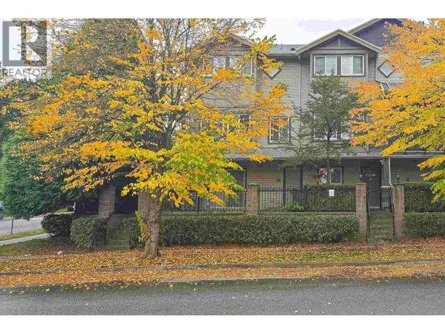 5 3139 SMITH AVENUE, Burnaby, British Columbia V5G2S8