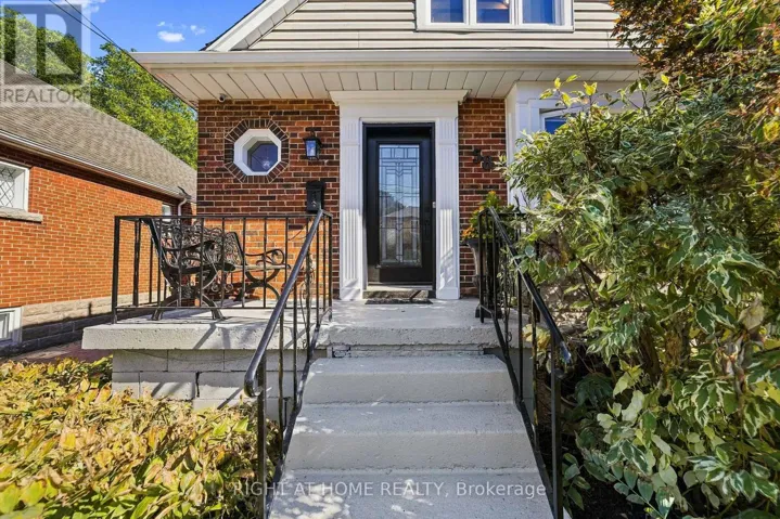 58 UPLANDS AVENUE, Hamilton (Westdale), Ontario L8S3X8
