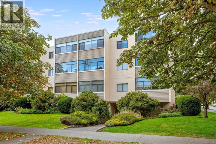 302 924 Cook St, Victoria, British Columbia V8V3Z3
