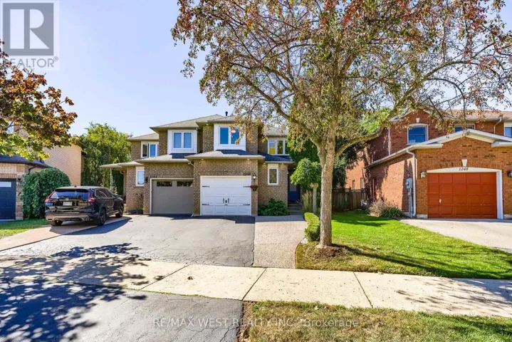 1246 OLD OAK DRIVE, Oakville (WT West Oak Trails), Ontario L6M3K6