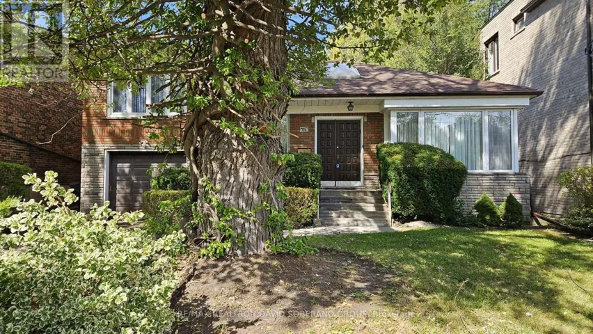 108 YORK DOWNS DRIVE, Toronto (Clanton Park), Ontario M3H2G7