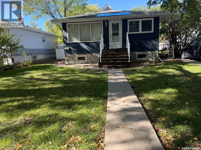 2716 McDonald STREET, Regina, Saskatchewan S4N2Z8