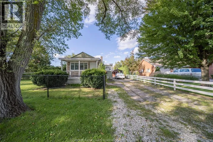 1497 EVERTS, Windsor, Ontario N9B3E2