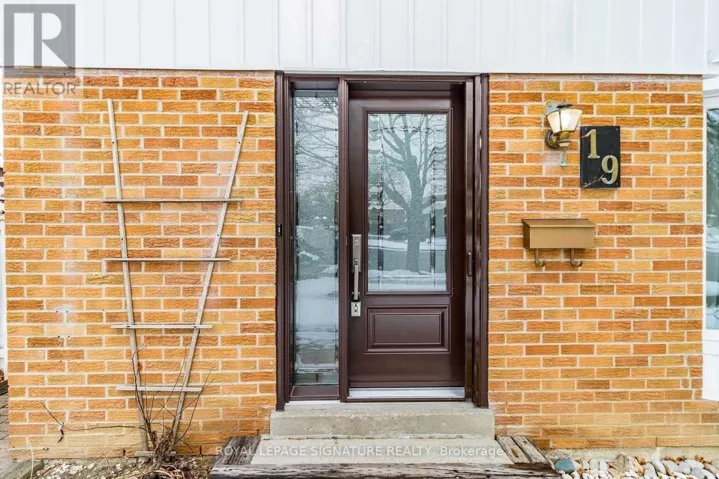 UPPER - 19 STARLAKE DRIVE, Toronto (Morningside), Ontario M1G3C3