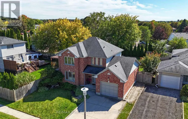 37 WOODCROFT PLACE, Cambridge, Ontario N1P1B1