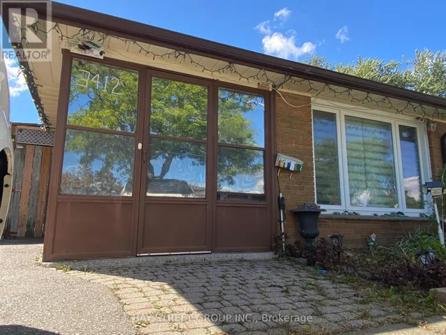 3412 ELLENGALE DRIVE, Mississauga (Erindale), Ontario L5C1Z4