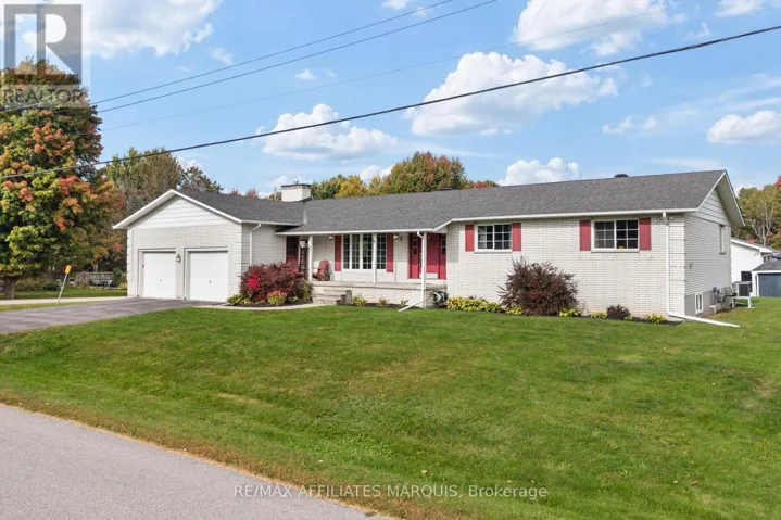 3 FOREST DRIVE, Rideau Lakes, Ontario K7A4S5
