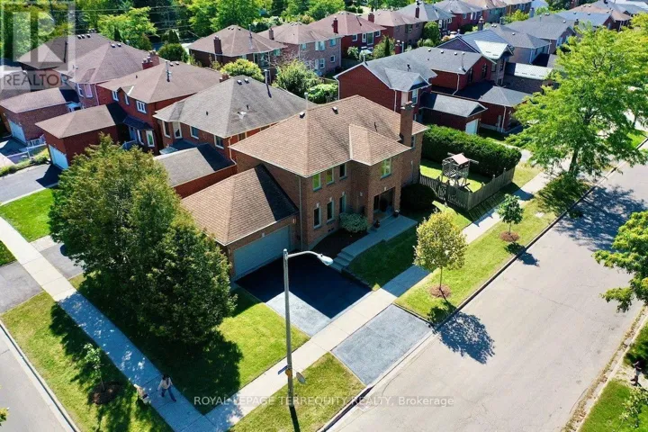 10 SCARBORO AVENUE, Toronto (Highland Creek), Ontario M1C3Z4