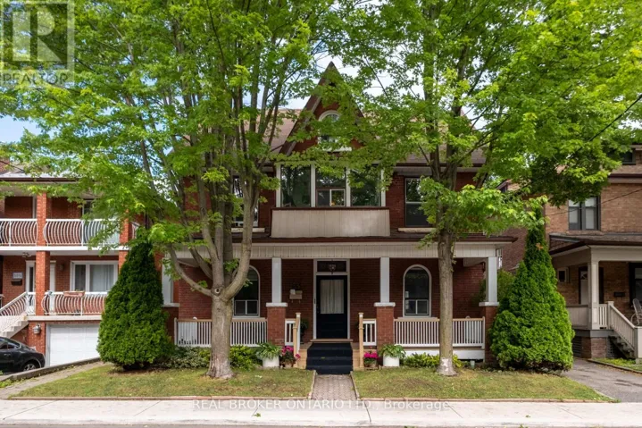 33 ATLAS AVENUE, Toronto (Humewood-Cedarvale), Ontario M6C3N8