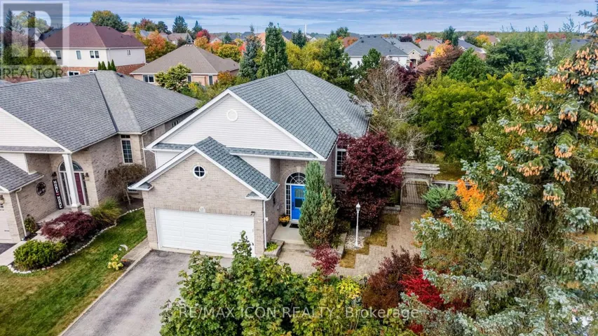 17 KINGSLEY ROAD, Halton Hills (AC Acton), Ontario L7J2Z5