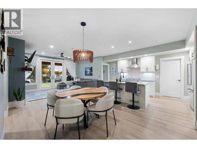 4000 REDSTONE Crescent Unit# 220, Peachland, British Columbia V0H1X5