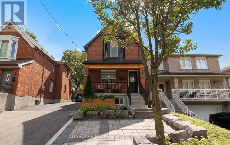 3 CARDELL AVENUE, Toronto (Humberlea-Pelmo Park), Ontario M9N1S4