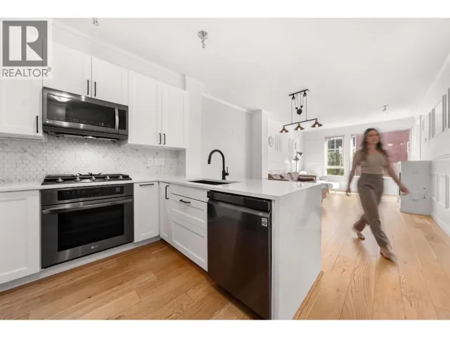 417 119 W 22ND STREET, North Vancouver, British Columbia V7M0B4