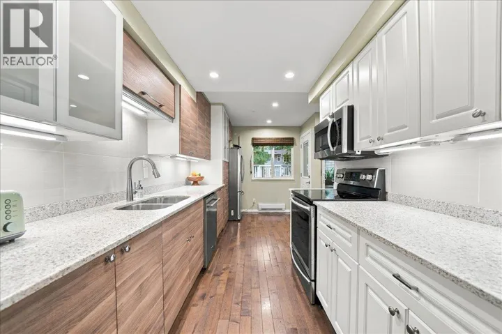 5 1240 FALCON DRIVE, Coquitlam, British Columbia V3E2B4
