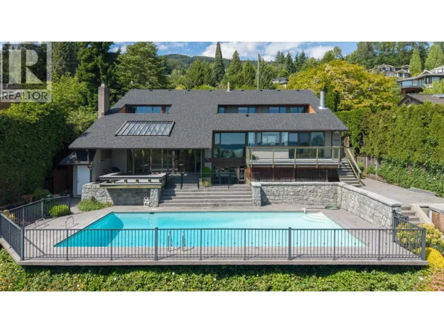 2370 QUEENS AVENUE, West Vancouver, British Columbia V7V2Y6