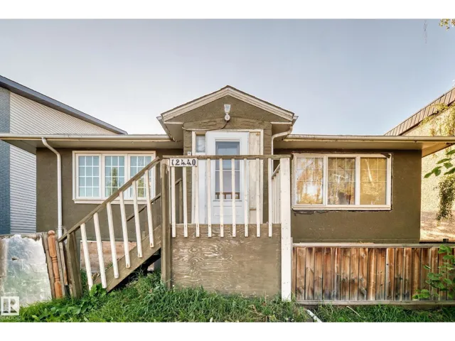 12440 82 ST NW, Edmonton, Alberta T5B2X4