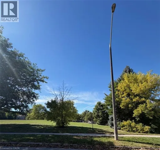 36 LAURIS Avenue, Cambridge, Ontario N1R5L4