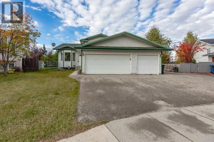 111 Shillbeer Cove, Hinton, Alberta T7V1A9