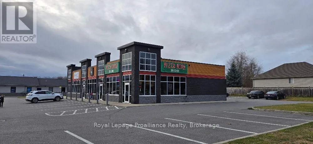 3 - 94 COLLEGE STREET W, Belleville (Belleville Ward), Ontario K8P2G5