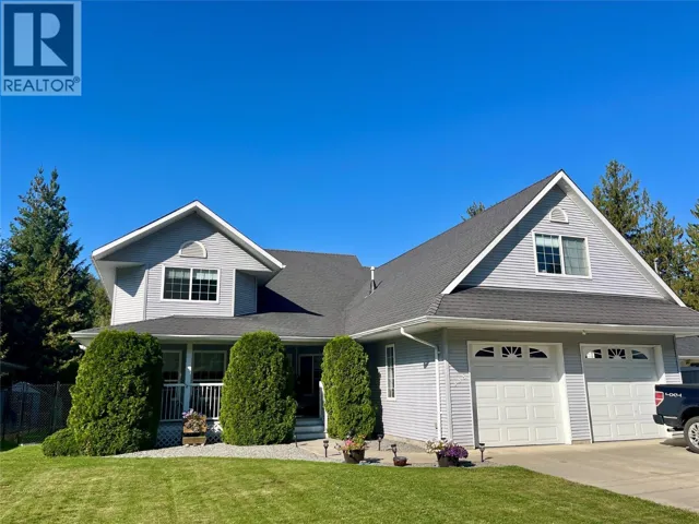 358 Oak Avenue, Sicamous, British Columbia V0E2V1