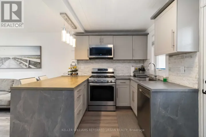 310 SENLAC ROAD, Toronto (Willowdale West), Ontario M2R1R1