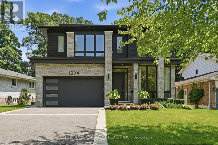 1254 BRAMBLEWOOD LANE, Mississauga (Lorne Park), Ontario L5H1M1
