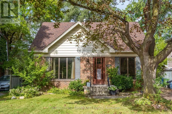 102 ANNDALE DRIVE, Toronto (Willowdale East), Ontario M2N2X4