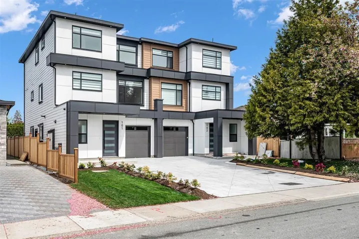 102 15371 94 AVENUE, Surrey, British Columbia V3R1E3