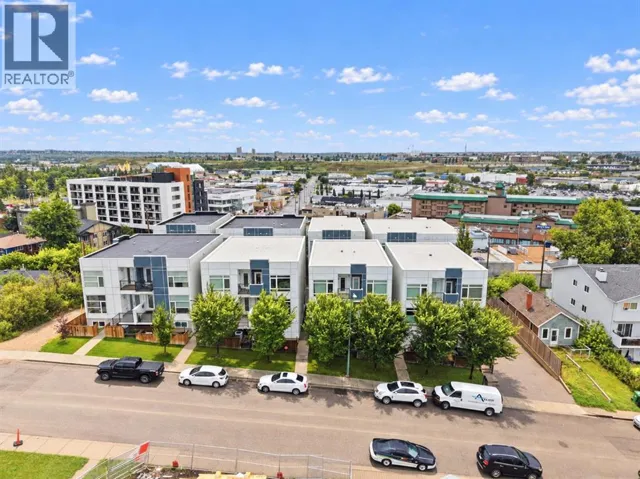 2, 3804 Parkhill Place SW, Calgary, Alberta T2S2Z6