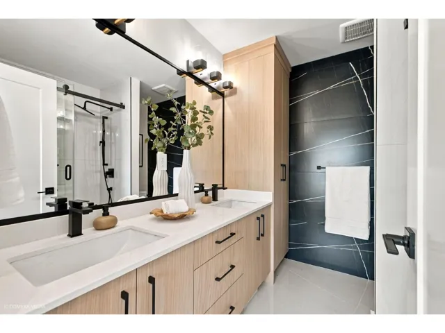 1 17432 58 AVENUE, Surrey, British Columbia V3S1L2