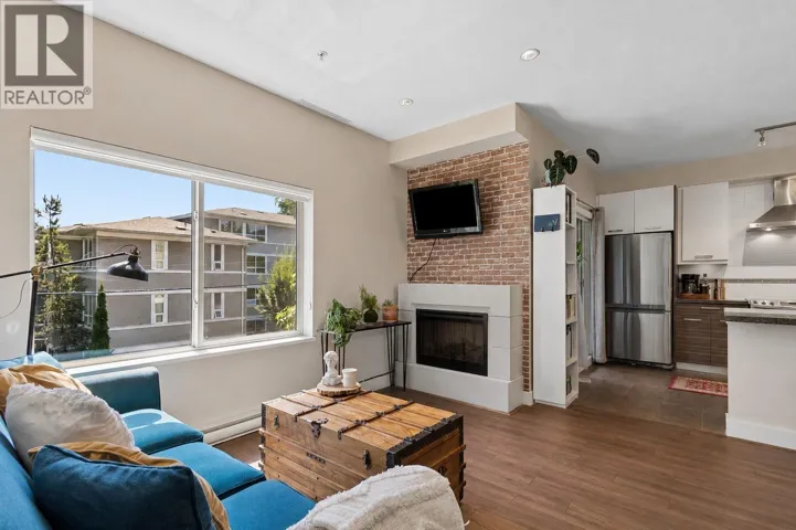 206 1273 MARINE DRIVE, North Vancouver, British Columbia V7P1T3