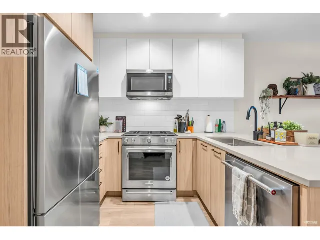 113 707 COMO LAKE AVENUE, Coquitlam, British Columbia V3J0J5