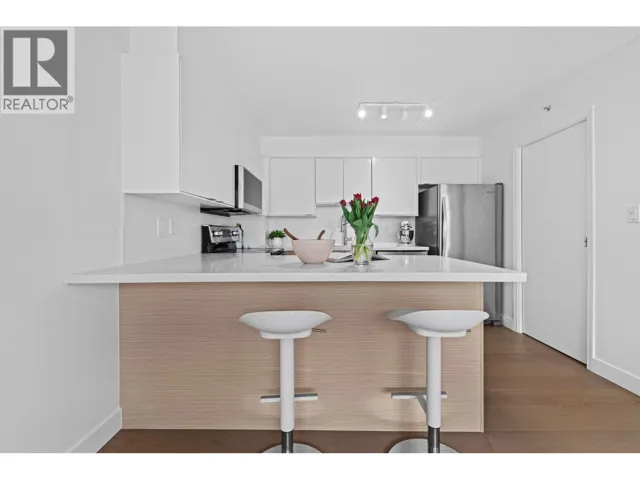 204 1633 W 8TH AVENUE, Vancouver, British Columbia V6J5H7