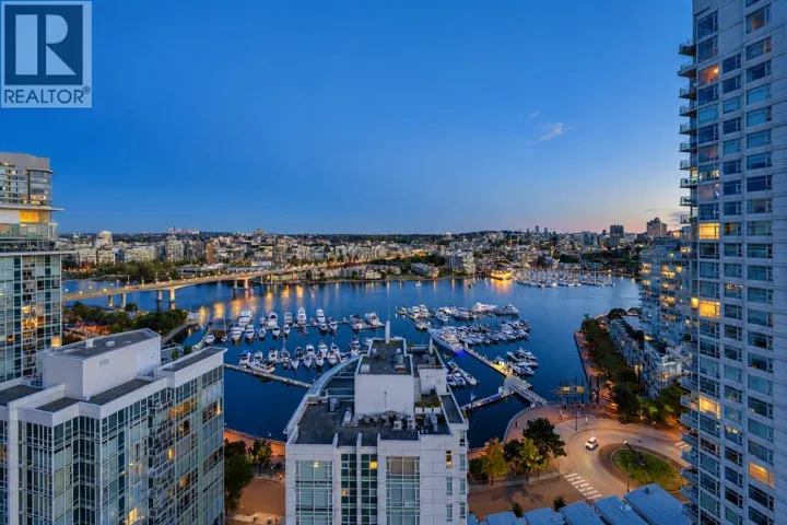 2607 198 AQUARIUS MEWS, Vancouver, British Columbia V6Z2Y4
