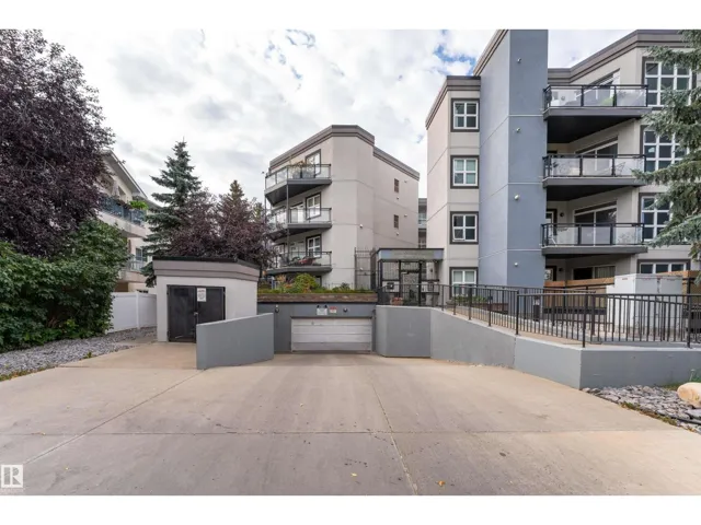 #104 11933 106 AV NW, Edmonton, Alberta T5H0S2
