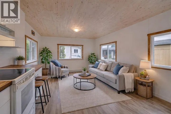 28 1413 SUNSHINE COAST HIGHWAY, Gibsons, British Columbia V0N1V5