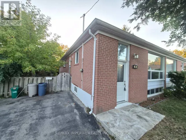 262 MCCONVEY DRIVE, Richmond Hill (Crosby), Ontario L4C3K2