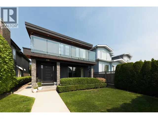 238 E 19TH STREET, North Vancouver, British Columbia V7L2Z2