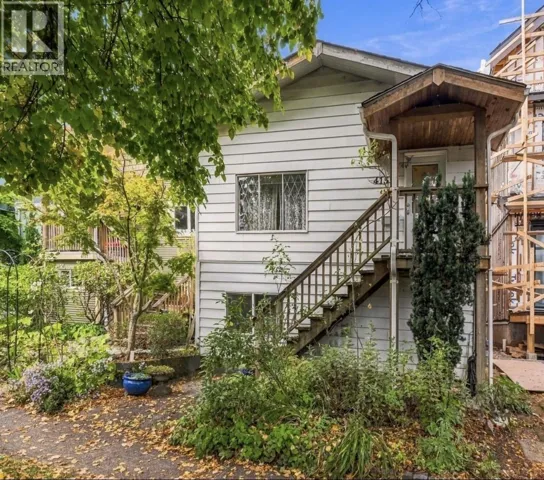 4153 JOHN STREET, Vancouver, British Columbia V5V3W8