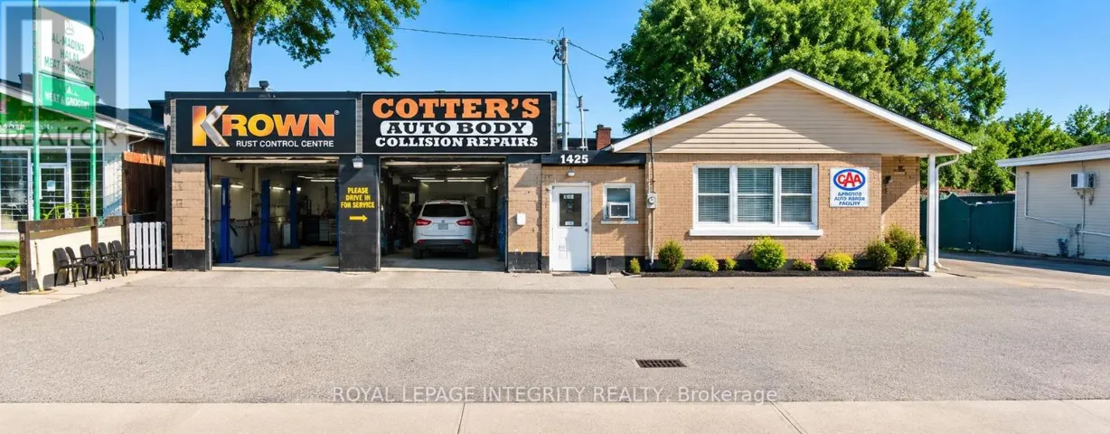1425 WOODROFFE AVENUE, Ottawa, Ontario K2G1V9