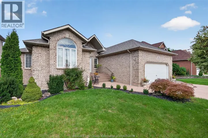 2703 LOMBARDY CRES, LaSalle, Ontario N9H2L7